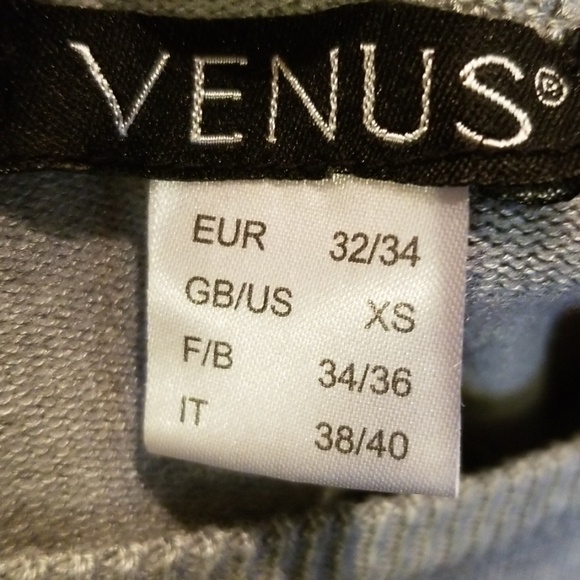 Gray sweater with Lacey sleeves - Picture 4 of 4